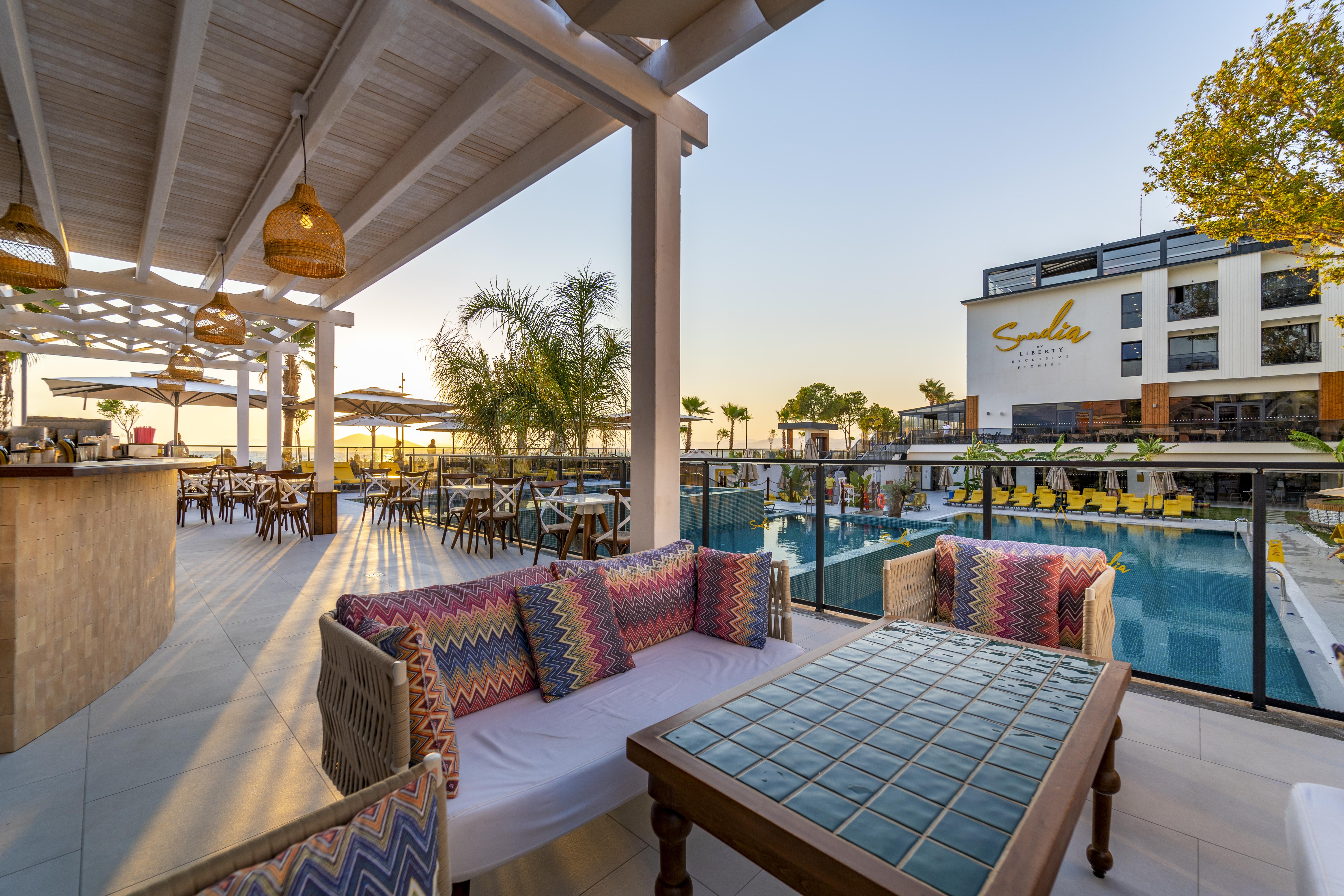 Sundia Exclusive By Liberty Fethiye Adults Only Hotel Exterior photo The rooftop bar at the hotel